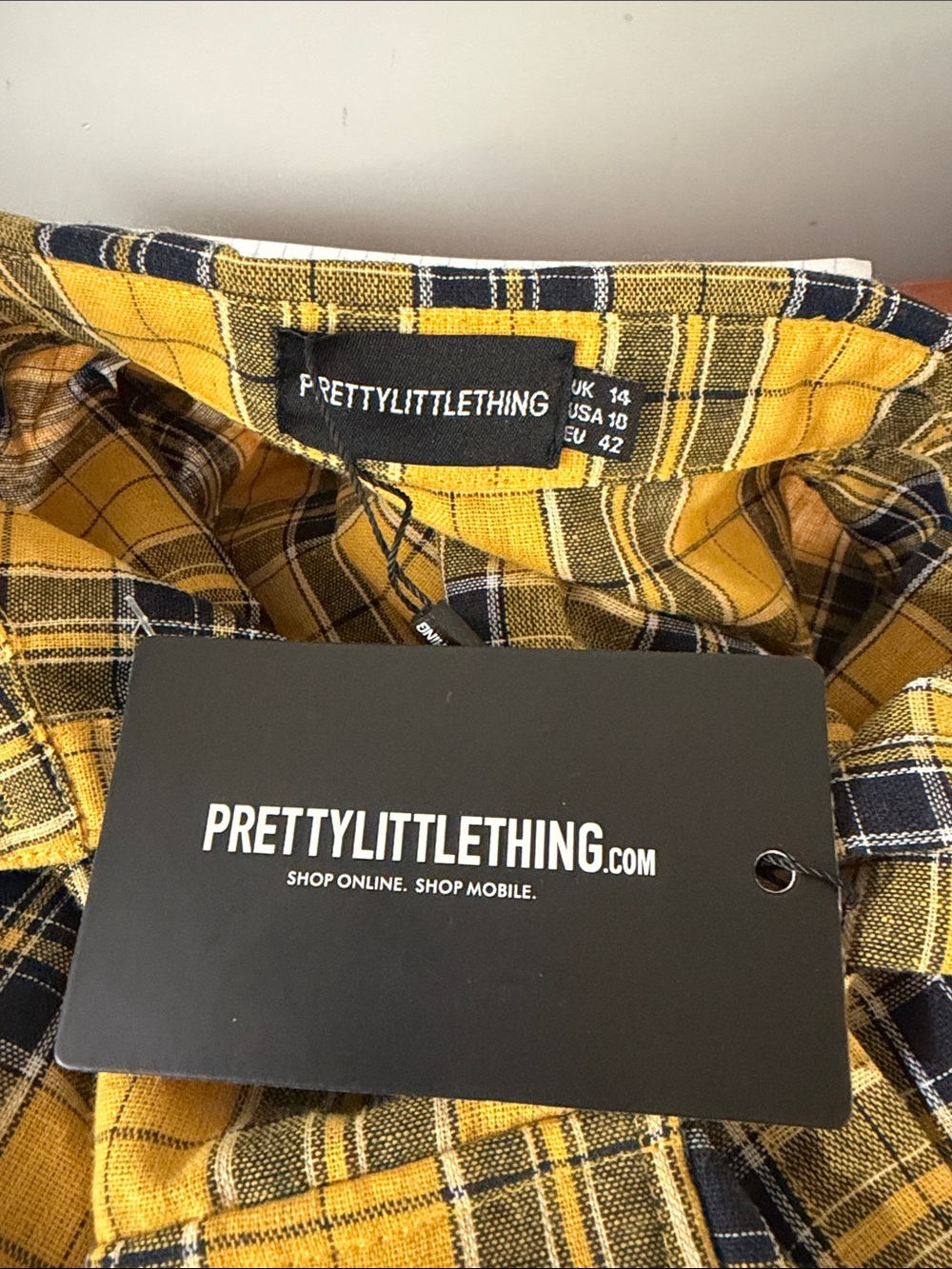 PrettyLittleThing Yellow & Black Plaid Long Sleeve Shirt Dress - Picture 5 of 5